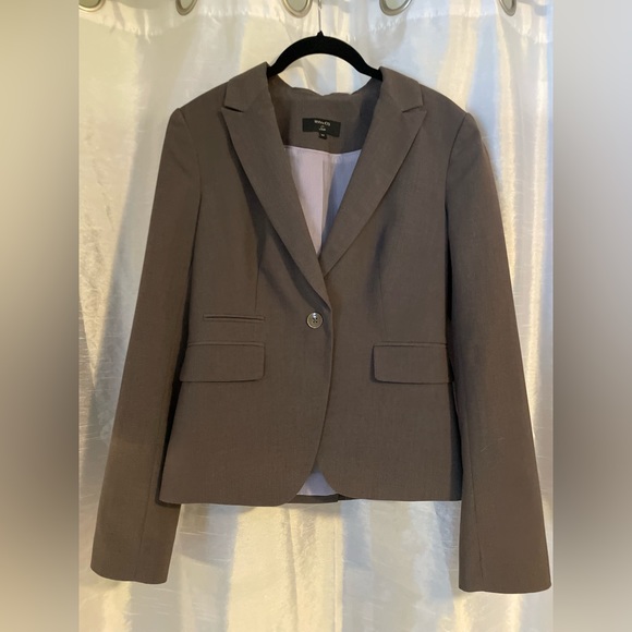 Blazer - Picture 1 of 2